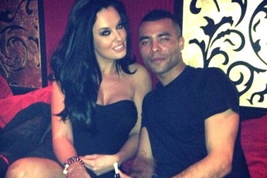 Lộ diện người yêu lưỡng giới của Ashley Cole