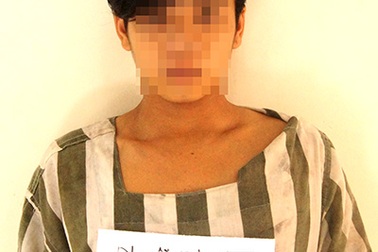 Uy hiếp bạn gái mới quen làm trò “người lớn”