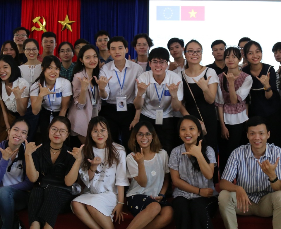 Thủ khoa ĐH Ngoại ngữ Huế giành học bổng thạc sĩ toàn phần Erasmus Mundus - 3 Thủ khoa ĐH Ngoại ngữ Huế giành học bổng thạc sĩ toàn phần Erasmus Mundus - 3