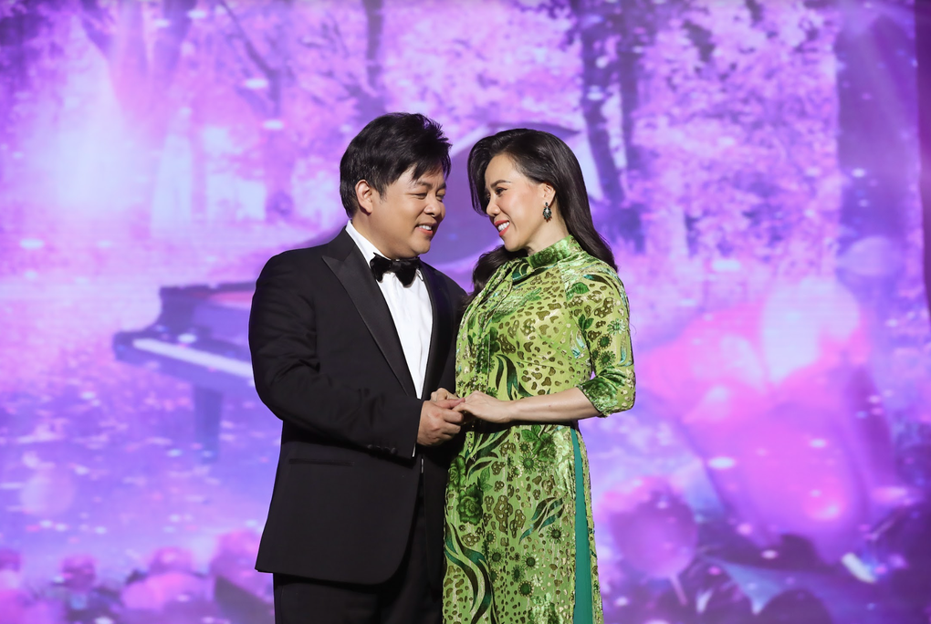 Quang Lê chi tiền tỉ ghi hình Hát trên quê hương 8 - 4 Quang Lê chi tiền tỉ ghi hình Hát trên quê hương 8 - 4