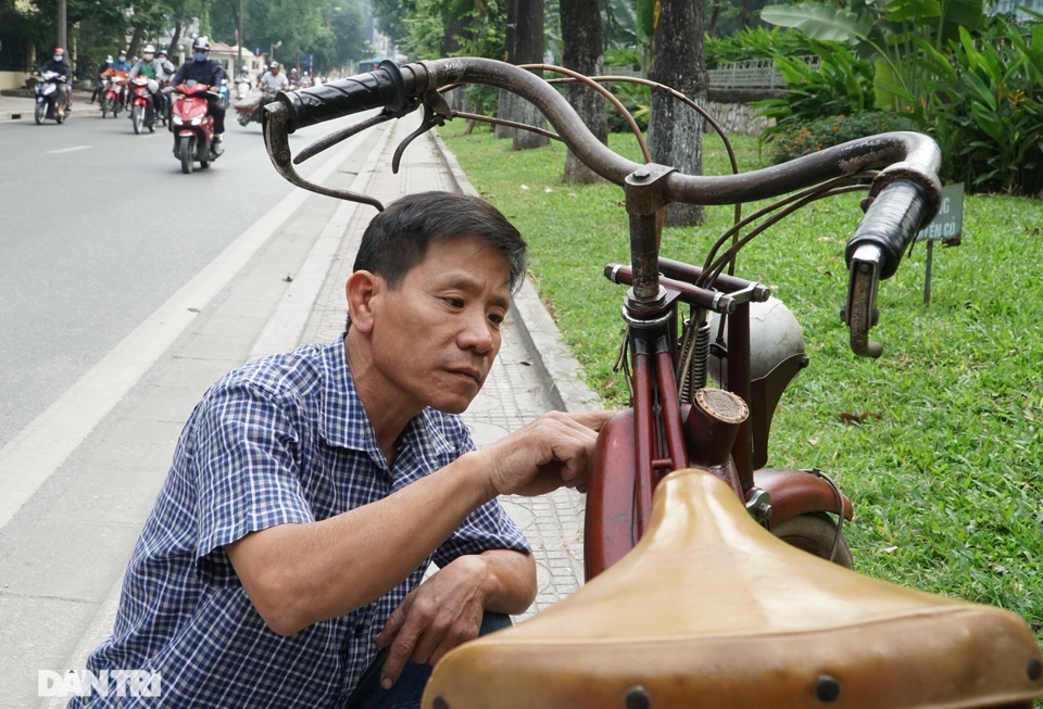 Chiếc xe máy cổ Georges Catte có tuổi đời gần 70 năm vẫn chạy tốt - 2 Chiếc xe máy cổ Georges Catte có tuổi đời gần 70 năm vẫn chạy tốt - 2