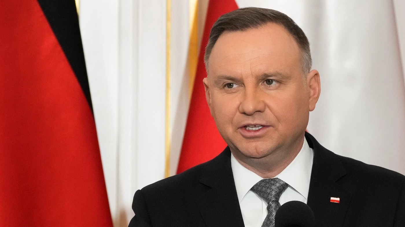 Poland menggerakkan tentera, mengadakan mesyuarat tergempar kerana objek aneh dari Ukraine - 1 Ba Lan huy động quân đội, họp khẩn cấp vì vật thể lạ từ Ukraine - 1