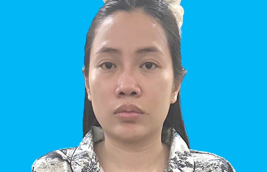 Bắt cô gái bị truy nã trong vụ hỗn chiến trước quán karaoke ở TPHCM - 1