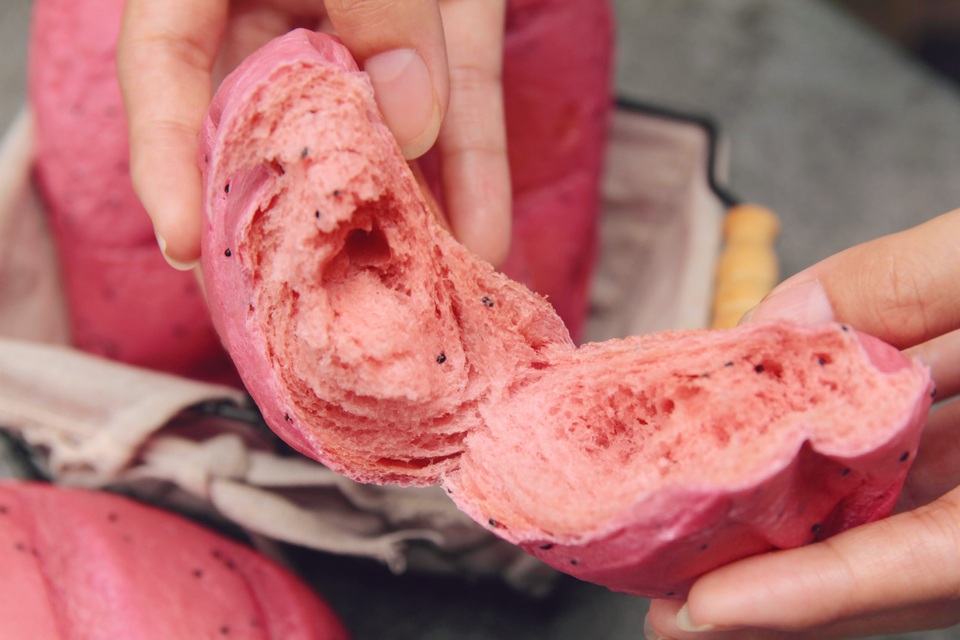Chia sẻ công thức làm bánh mì thanh long để nhân rộng cuộc giải cứu - 6 Chia sẻ công thức làm bánh mì thanh long để nhân rộng cuộc giải cứu - 6