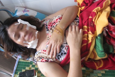 Dùng dao cứa cổ vợ cũ 