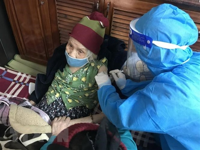 Hà Nội rà soát, tăng cường tiêm vaccine cho các đối tượng nguy cơ mắc Covid-19. Ảnh minh họa