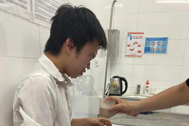 Nam sinh đói mệt, muộn thi hoàn thành bài thi khoa học xã hội