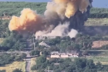 Kho vũ khí Nga bị phá hủy sau màn tập kích của "hỏa thần" HIMARS