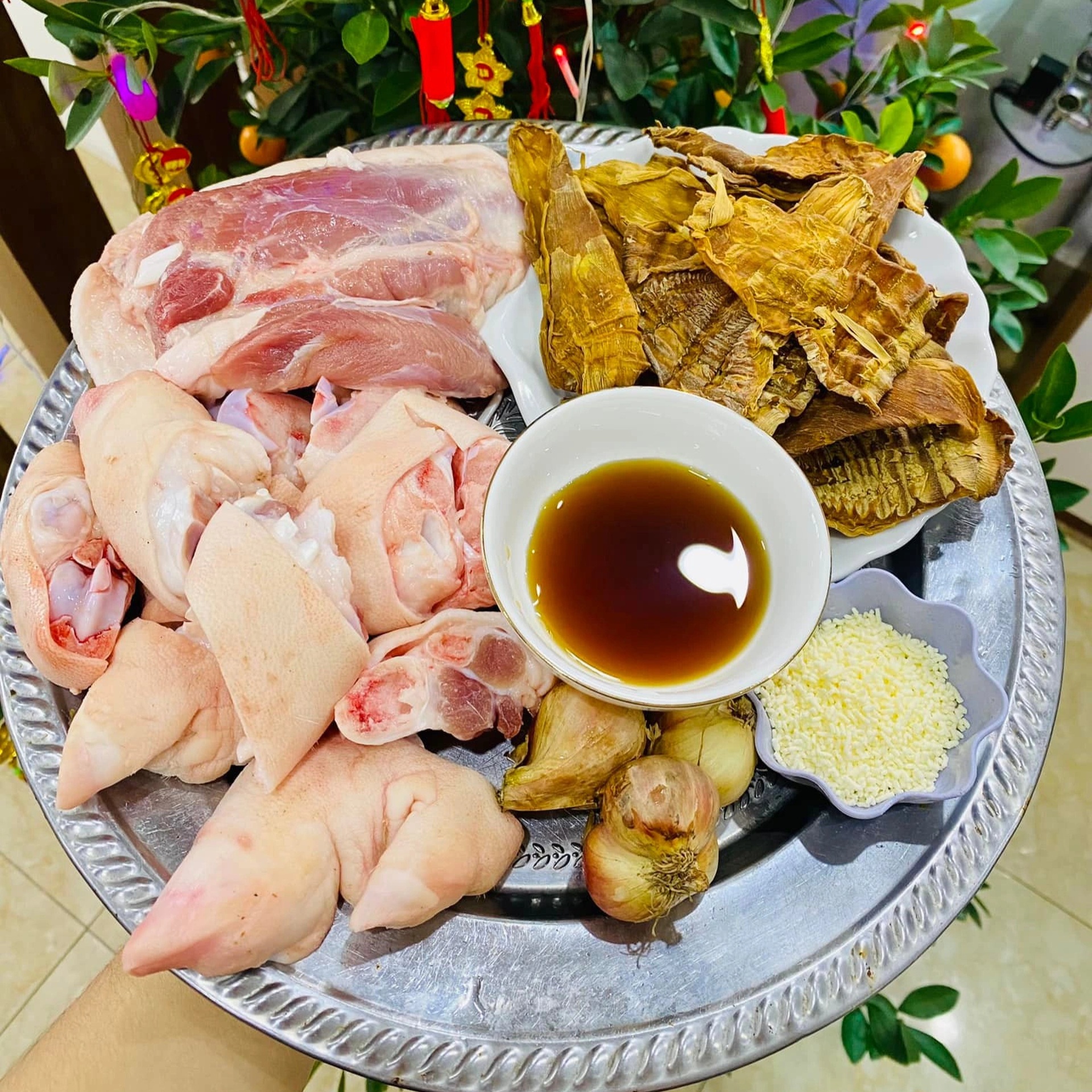 Canh măng khô nấu chân giò, món ngon không thể thiếu trong mâm cỗ Tết - 1 Canh măng khô nấu chân giò, món ngon không thể thiếu trong mâm cỗ Tết - 1