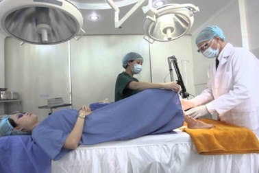 Suýt mất mạng vì sửa sang "cô bé"