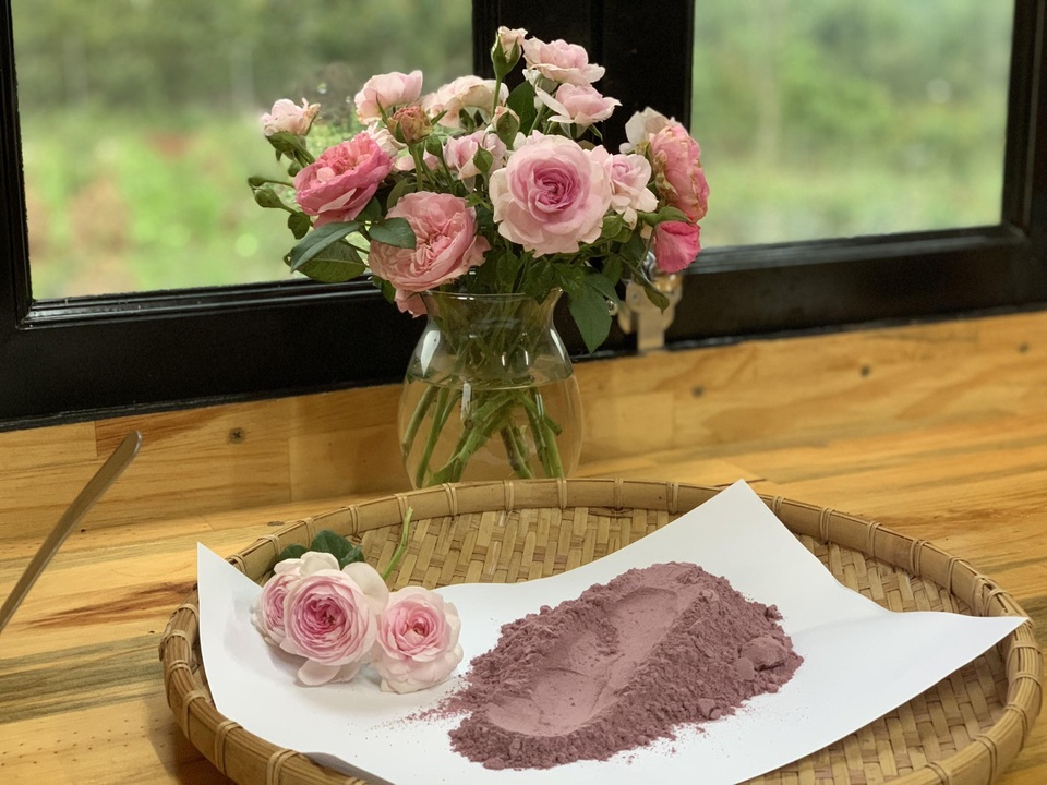Chi tiền tỷ mua mảnh đất ngoại ô, vợ chồng ở Sài Gòn “trồng hoa, nuôi gà” - 11 Chi tiền tỷ mua mảnh đất ngoại ô, vợ chồng ở Sài Gòn “trồng hoa, nuôi gà” - 11
