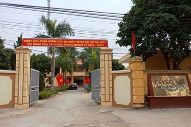 Cảnh cáo chủ tịch xã "xin" 15% tiền hỗ trợ lụt bão để chè nước