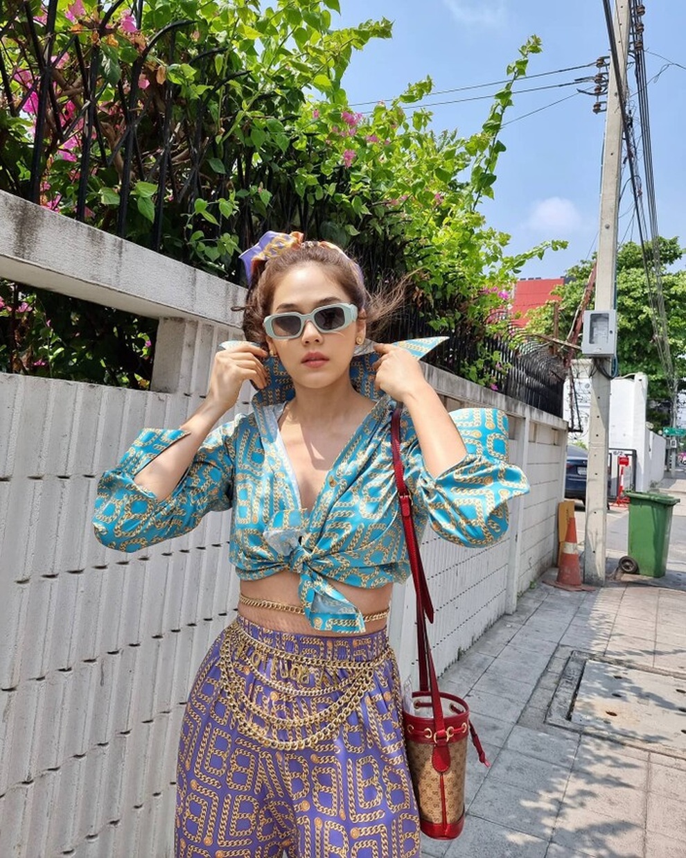 Cuộc sống như mơ của bông hồng lai Thái Lan được chồng tặng siêu xe 17 tỷ - 12 Cuộc sống như mơ của bông hồng lai Thái Lan được chồng tặng siêu xe 17 tỷ - 12