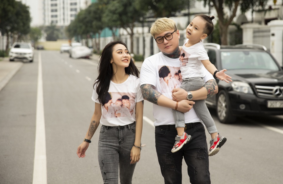 Vũ Duy Khánh và Tiên Moon tái hợp vì... dịch Covid-19 - 1 Vũ Duy Khánh và Tiên Moon tái hợp vì... dịch Covid-19 - 1