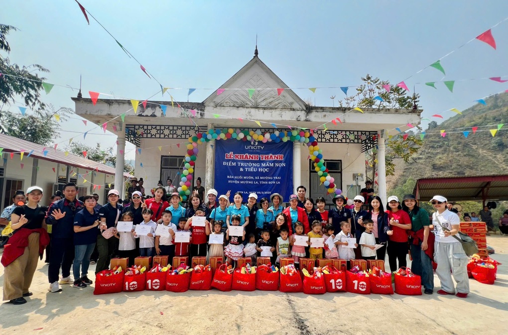 Khánh thành điểm trường tại Sơn La do Unicity Marketing Việt Nam tài trợ - 3 Khánh thành điểm trường tại Sơn La do Unicity Marketing Việt Nam tài trợ - 3