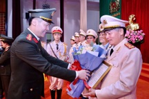 25 lãnh đạo cấp phòng Công an Lào Cai nghỉ hưu trước thời hạn