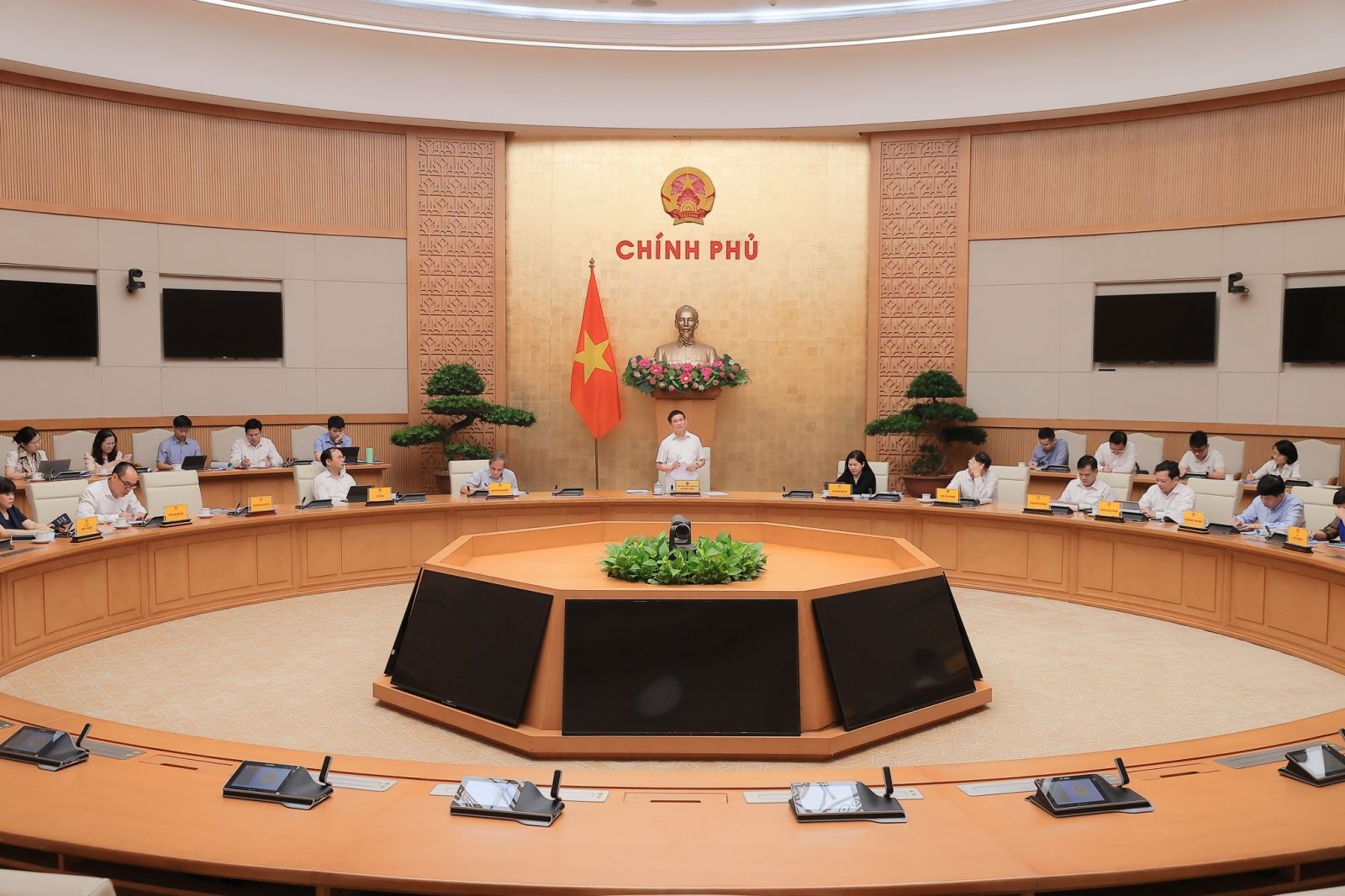 Đã chuyển đổi thành công 4 ngân hàng yếu kém, đang cơ cấu lại SCB - 1