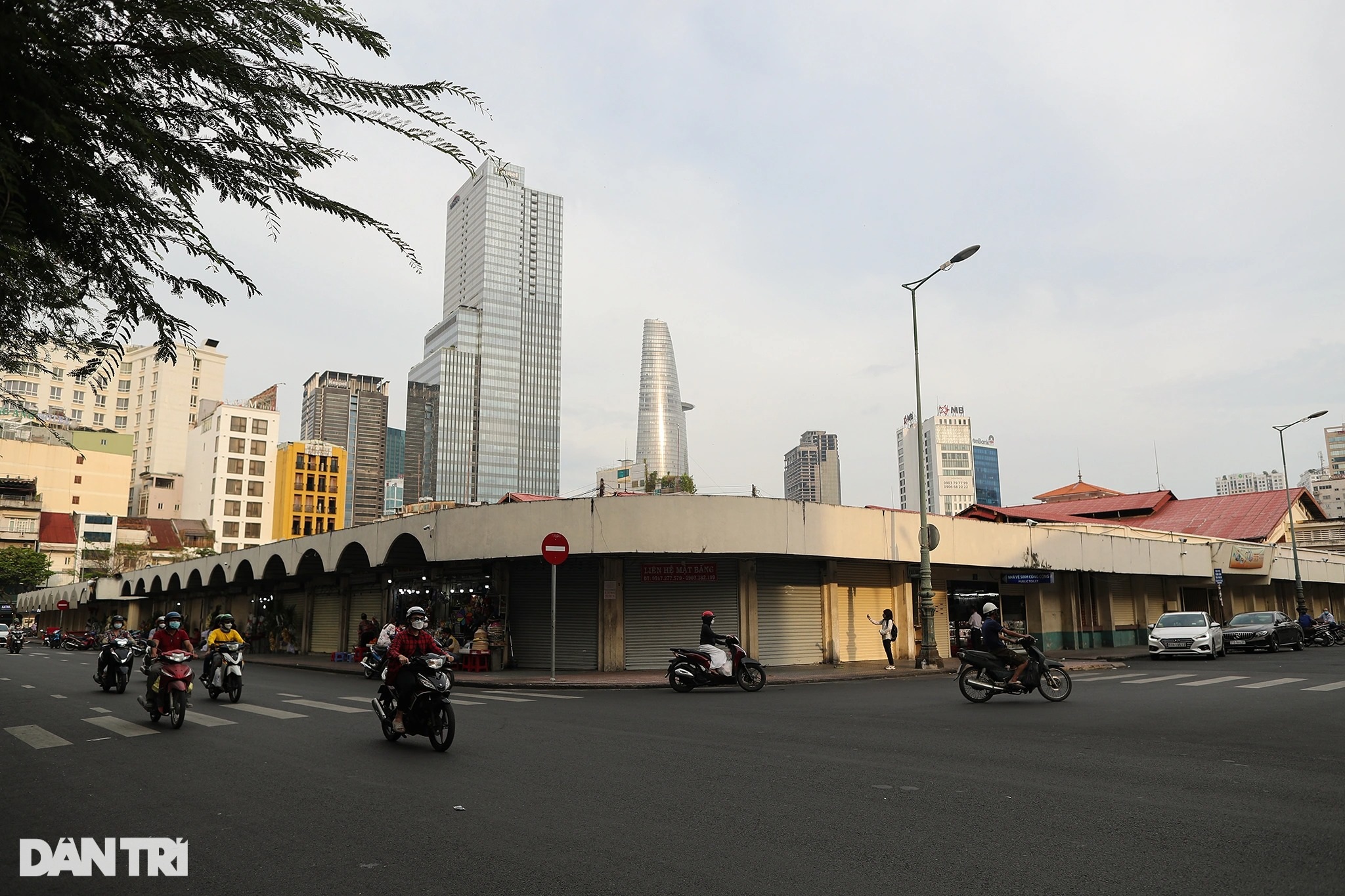 Chợ Bến Thành xuống cấp như thế nào trước ngày được cải tạo toàn bộ? - 14 Chợ Bến Thành xuống cấp như thế nào trước ngày được cải tạo toàn bộ? - 14