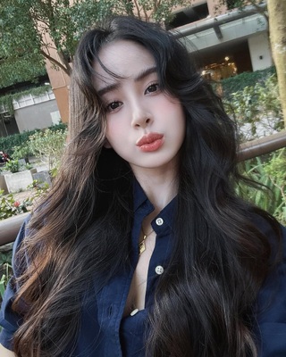 Hương Liên: Cô gái có "nụ cười triệu view", làm dâu nhà hào môn gây chú ý - 9