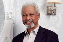 Tiểu thuyết gia Abdulrazak Gurnah đoạt giải Nobel Văn học 2021