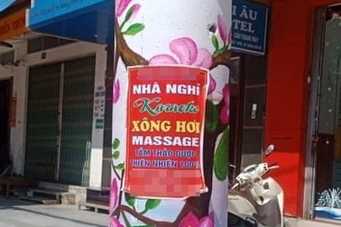 Bị phạt 40 triệu đồng vì tờ quảng cáo massage trên cột điện