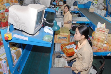 Phạt nặng người gửi, chuyển vật phẩm nguy hiểm qua đường bưu chính