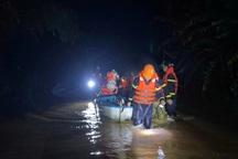 Lũ trên sông Nhật Lệ ở Quảng Bình trên báo động 3, vượt lũ lịch sử năm 1983