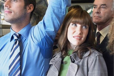 Ngửi… nách để tìm tình yêu đích thực