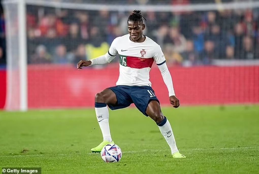 C.Ronaldo được khuyên nên giải nghệ sớm - 2