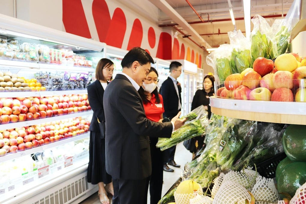 Phó thủ tướng Singapore thăm cửa hàng WIN của Tập đoàn Masan - 1 Phó thủ tướng Singapore thăm cửa hàng WIN của Tập đoàn Masan - 1