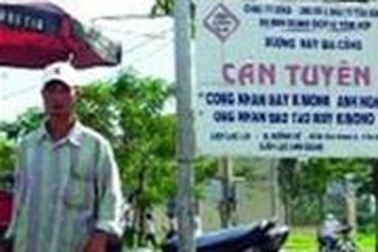 Công nhân may bỏ thành về tỉnh