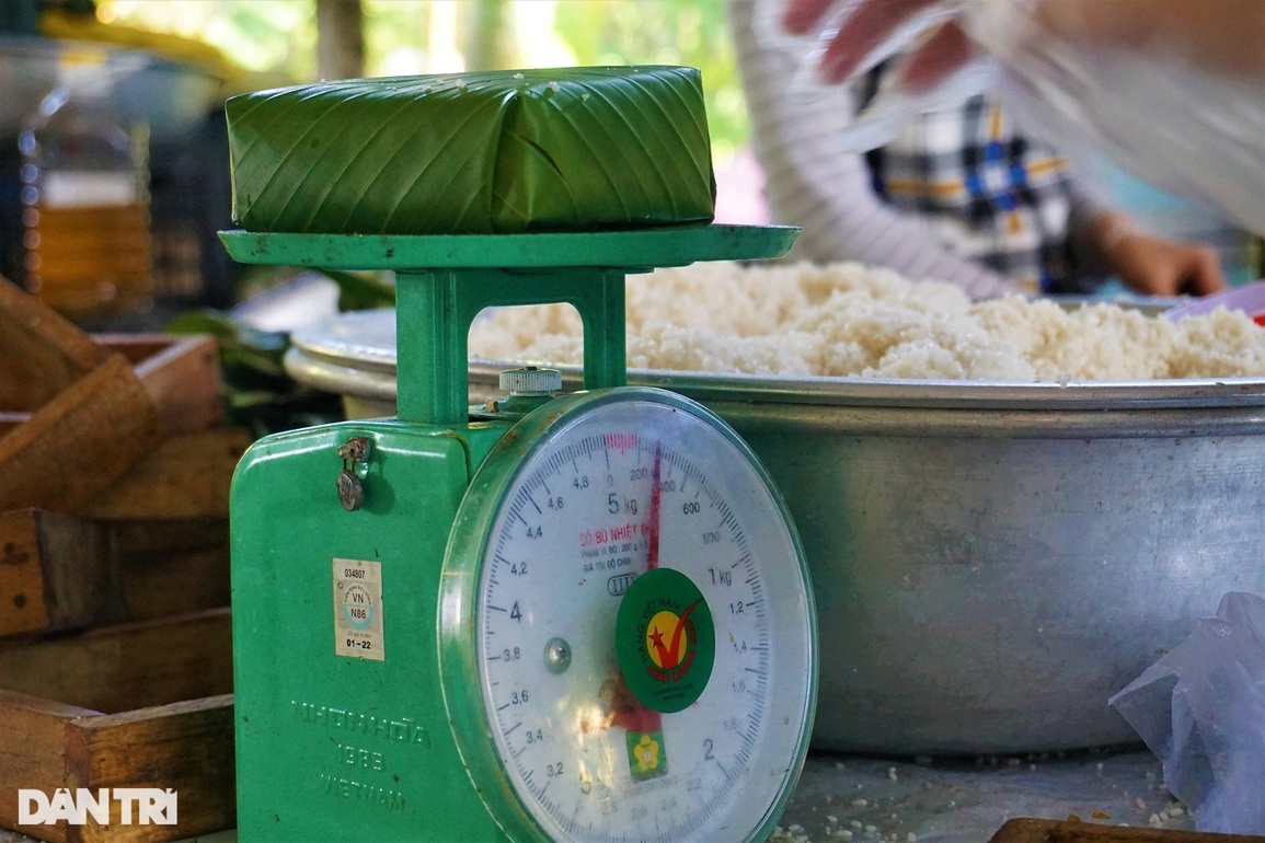Chuyện ông Hai trời, hơn 20 năm đưa hương vị Tết đi khắp Việt Nam - 17 Chuyện ông Hai trời, hơn 20 năm đưa hương vị Tết đi khắp Việt Nam - 17