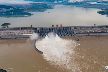 Trung Quốc nâng cảnh báo lũ trên nhiều sông hồ lên mức cao nhất