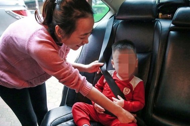 Lắp ghế trẻ em trên ô tô: Biết bao nhiêu cho đủ, rồi để đâu khi không dùng?