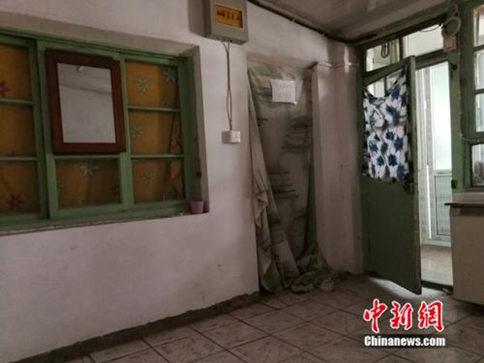 Nhà 5,6m2 trong ngõ như phố cổ, kê vừa một chiếc giường... bán hơn 4 tỷ đồng - 8 Nhà 5,6m2 trong ngõ như phố cổ, kê vừa một chiếc giường... bán hơn 4 tỷ đồng - 8