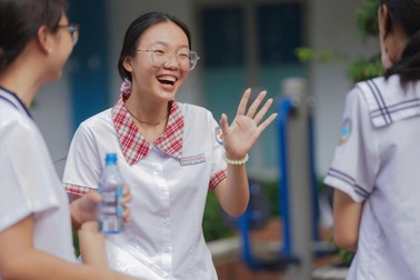 Hàng loạt thí sinh 9, 10 tiếng Anh nhưng toán, văn 2-3 điểm