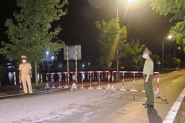 Đề nghị đưa đón một thí sinh trong khu vực cách ly bằng xe chuyên dụng