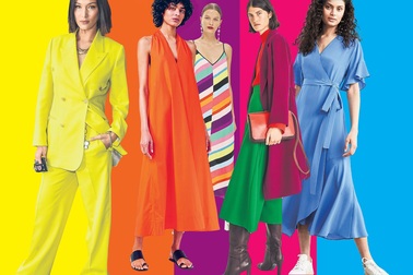 Tại sao phụ nữ càng lúc càng thích những gam màu sặc sỡ?