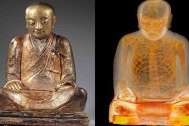 Nhìn gần tượng Phật ngàn năm chứa xác ướp