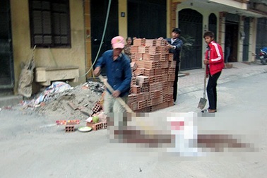 Hà Nội: Rơi từ tầng 6, một công nhân chết thảm