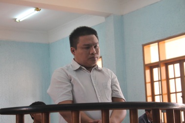 Trộm ô tô gần nửa tỷ chỉ để lấy tiền trong xe, lãnh án 9 năm tù