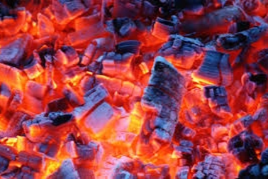 3 người cùng gia đình bị ngộ độc khí vì đốt than sưởi ấm trong phòng kín