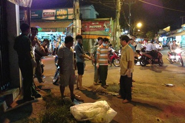 “Vật lạ” đầy máu rơi xuống đường, người dân một phen khiếp vía