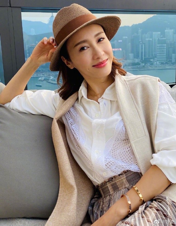 Chuyện tình cổ tích của Lê Tư và đại gia tàn tật sở hữu 3.000 tỷ đồng - 1 Chuyện tình cổ tích của Lê Tư và đại gia tàn tật sở hữu 3.000 tỷ đồng - 1