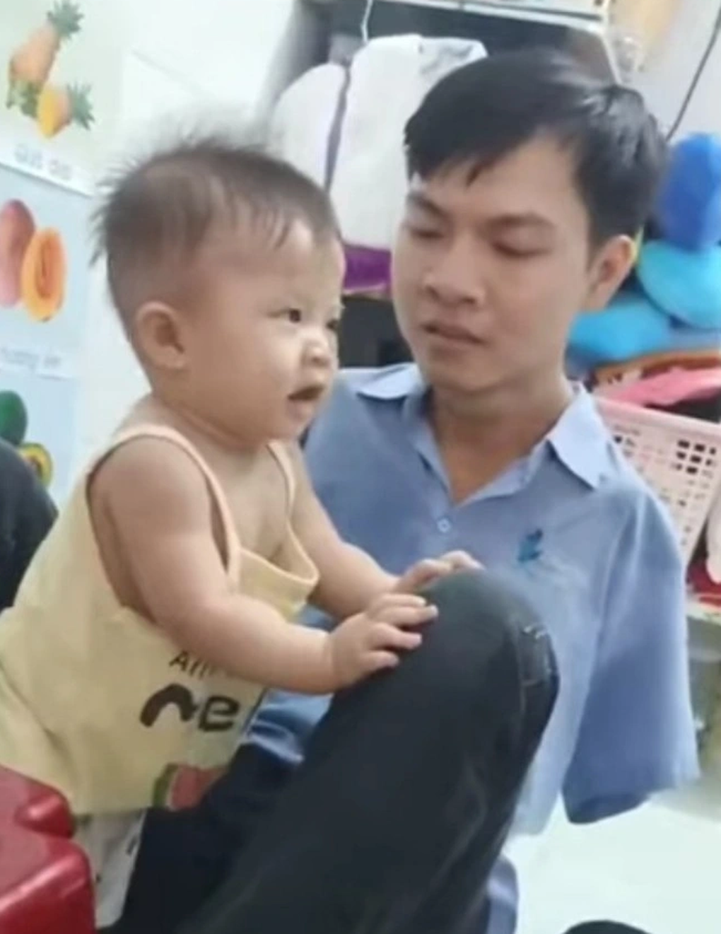 Cậu học trò không tay từng được bạn đọc Dân trí giúp đỡ, giờ ra sao? - 4 Cậu học trò không tay từng được bạn đọc Dân trí giúp đỡ, giờ ra sao? - 4
