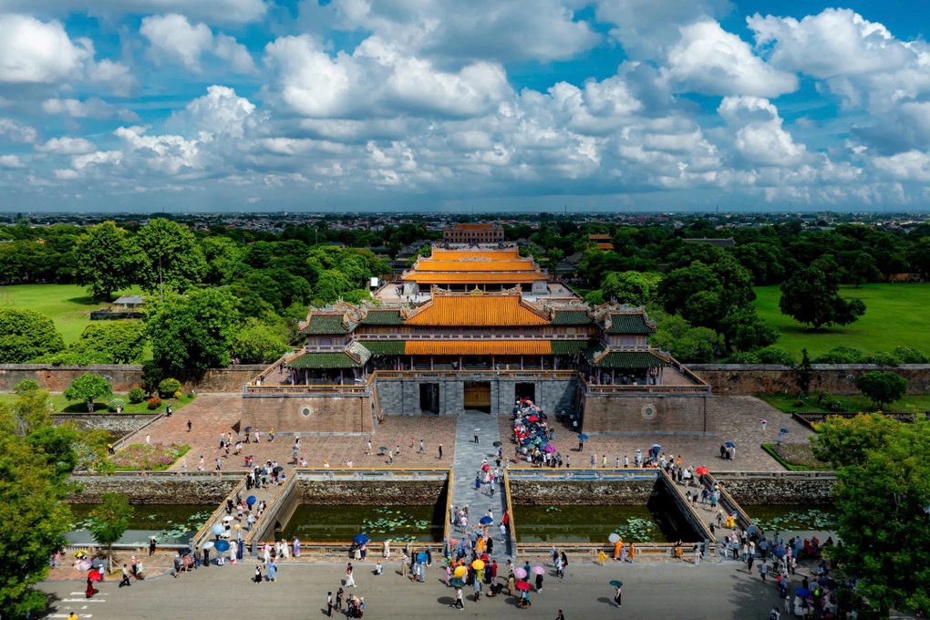 Hue relic sites welcome more than 113.000 visitors during September 2 holiday - 9