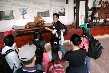 Chàng trai 8x bỏ ngành Y, rẽ ngang làm “thầy giáo ngoại đạo”