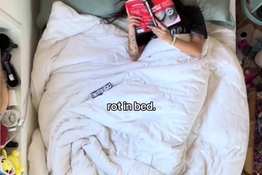 Trào lưu "nằm ì trên giường" của giới trẻ