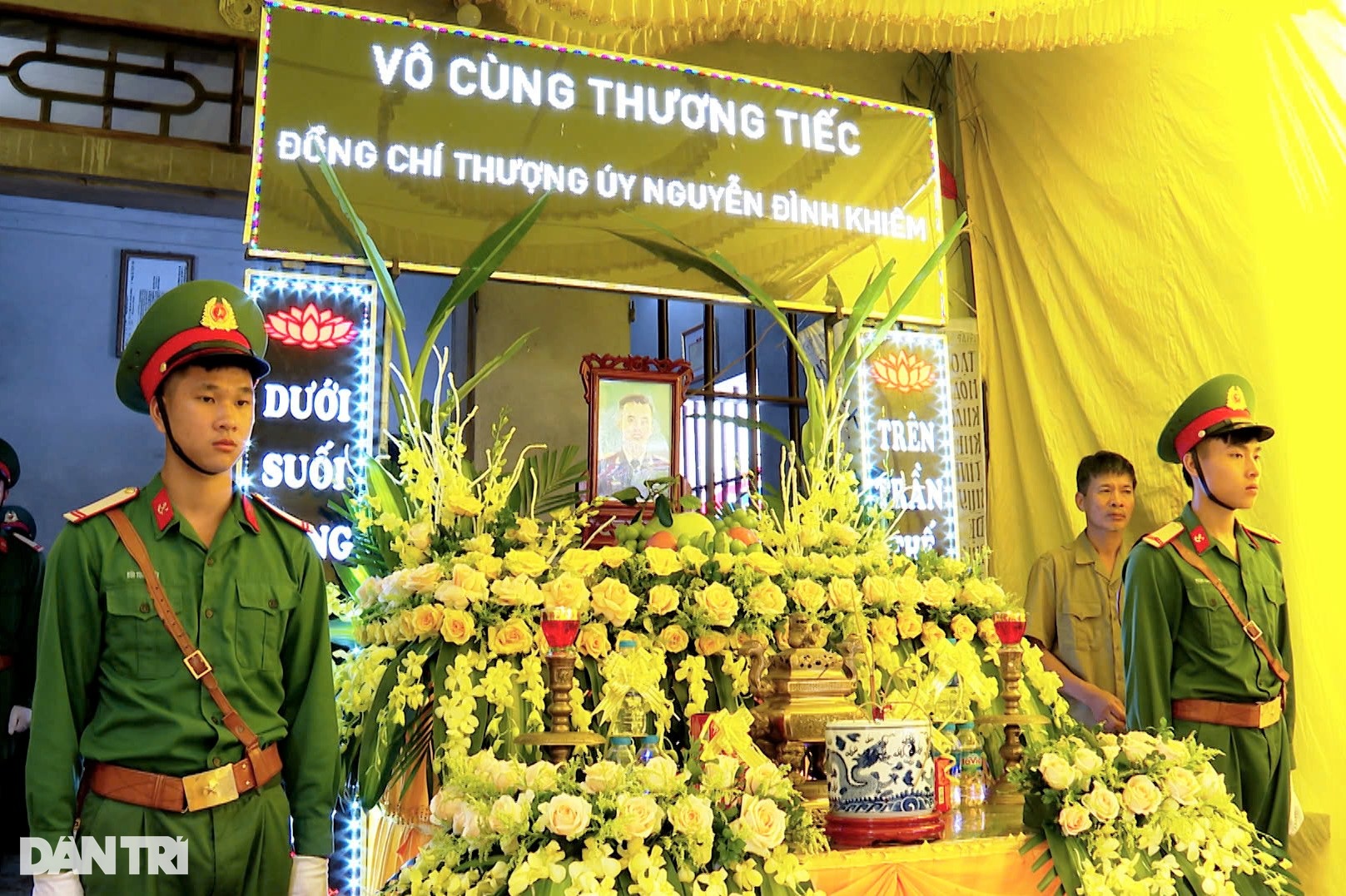 Quê nhà xót thương thượng úy hy sinh khi chống bão Yagi - 1 Quê nhà xót thương thượng úy hy sinh khi chống bão Yagi - 1