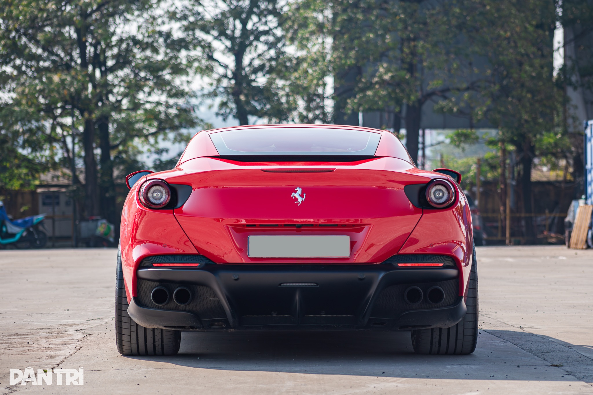 Khám phá Ferrari Portofino M: Xe mui trần giá 10 tỷ có 2 chiếc tại Việt Nam - 7 Khám phá Ferrari Portofino M: Xe mui trần giá 10 tỷ có 2 chiếc tại Việt Nam - 7